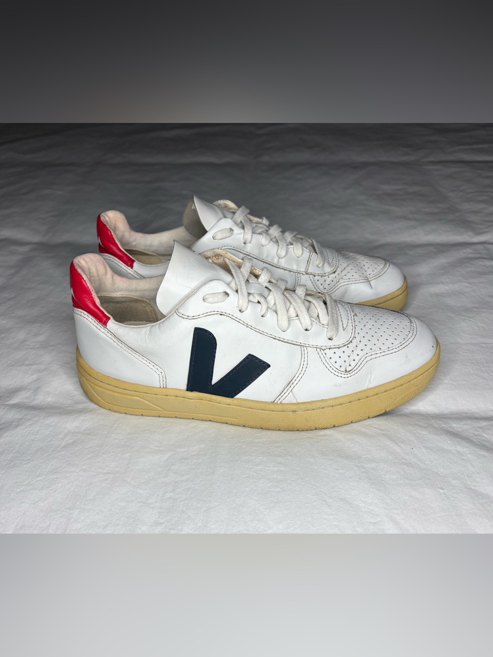 Veja V-10 Leather Low Top Trainer Sneakers White Nautico Pekin 40 EU Women’s 9